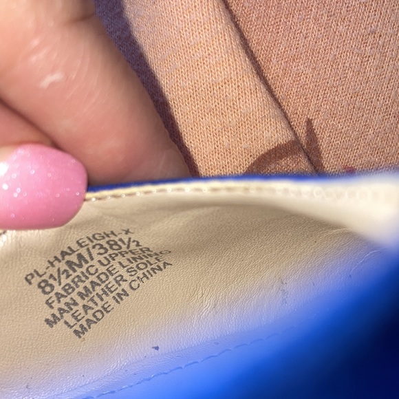 BCBG Haleigh Blue Croc Suede Pumps Size 8.5 - Picture 8 of 8